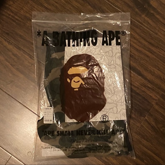 BAPE Black and Army Green Logo Camo Shorts - Picture 6 of 8